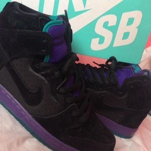 Nike SB High Dunks "Grapes"
